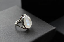 Load image into Gallery viewer, Oval Moonstone Silver Ring
