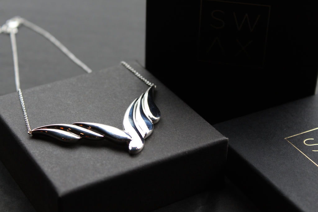 Overlapping Curve Necklace