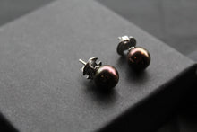 Load image into Gallery viewer, Peacock Pearl Studs
