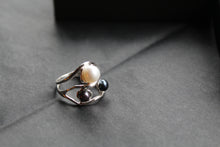Load image into Gallery viewer, Pearl Trilogy Filigree Ring
