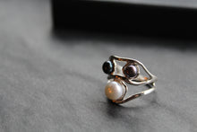Load image into Gallery viewer, Pearl Trilogy Filigree Ring
