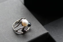 Load image into Gallery viewer, Pearl Trilogy Filigree Ring
