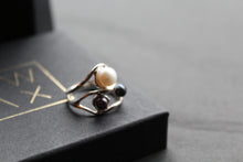 Load image into Gallery viewer, Pearl Trilogy Filigree Ring
