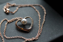 Load image into Gallery viewer, Rose Gold Heart with Pearl &amp; Cubic Zirconia
