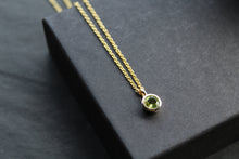 Load image into Gallery viewer, Round Peridot Pendant and Chain
