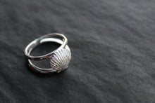Load image into Gallery viewer, Scallop Shell Ring
