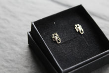 Load image into Gallery viewer, Scorpion Stud
