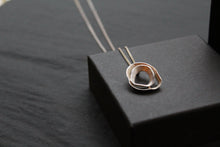 Load image into Gallery viewer, Shell Pendant
