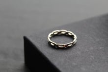 Load image into Gallery viewer, Shiny Plait Ring
