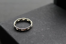 Load image into Gallery viewer, Shiny Plait Ring
