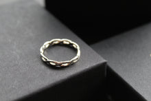 Load image into Gallery viewer, Shiny Plait Ring
