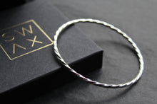 Load image into Gallery viewer, Silver Twist Bangle
