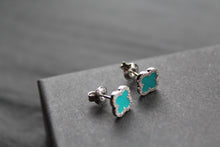 Load image into Gallery viewer, Silver Vintage Flower Earrings with Turquoise
