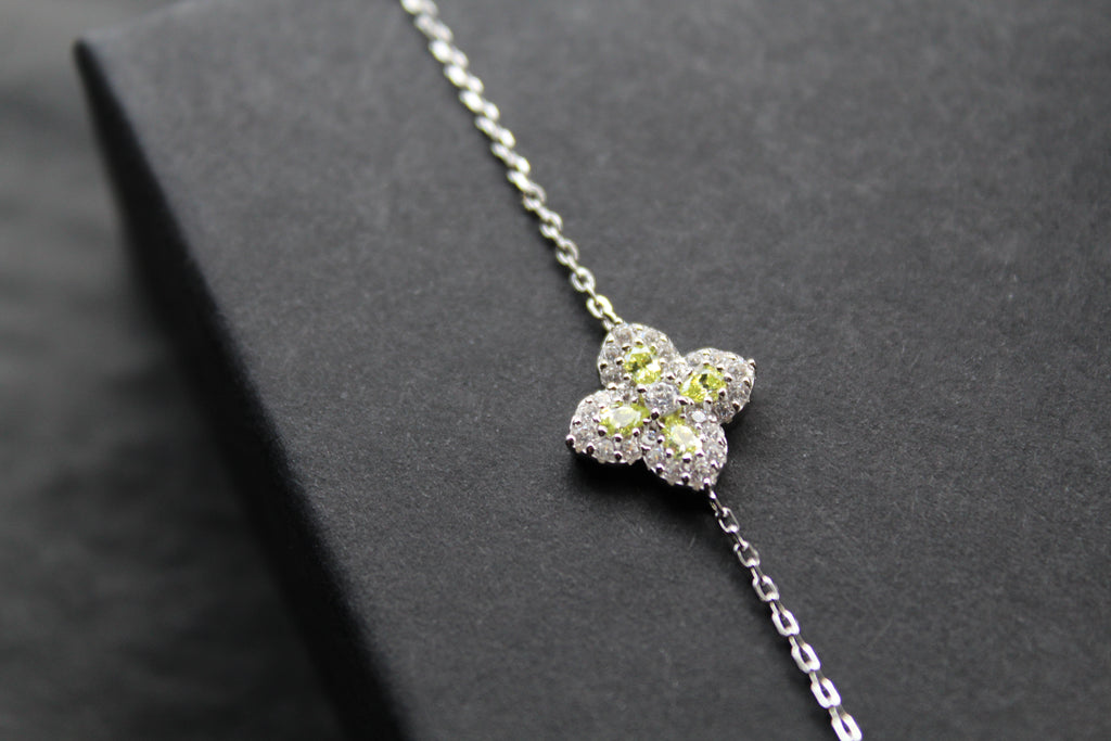 Silver 'New' Vintage Clover Peridot Green Bracelet