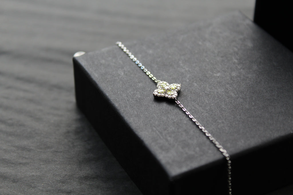 Silver 'New' Vintage Clover Peridot Green Bracelet