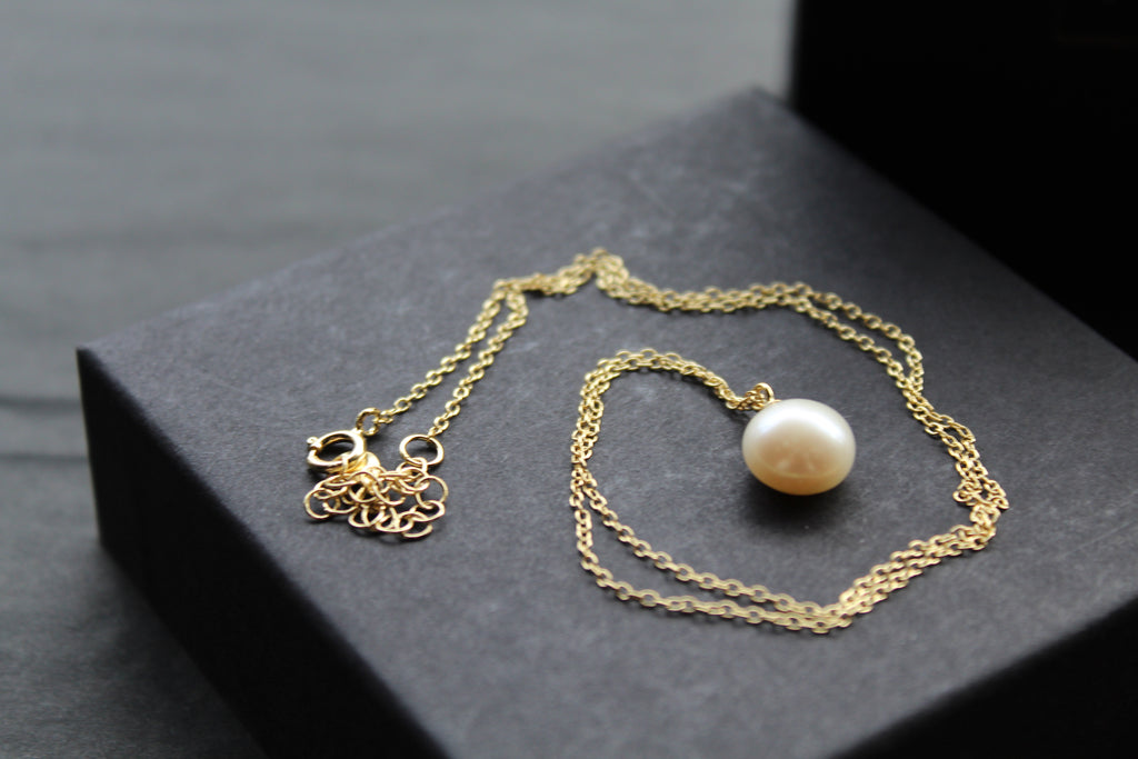 Single Pearl Necklace
