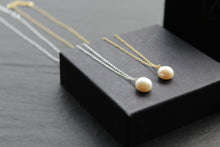 Load image into Gallery viewer, Single Pearl Necklace
