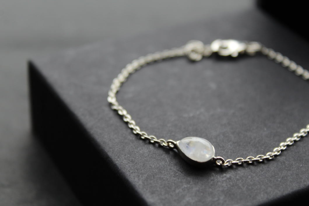 Single Teardrop Rainbow Moonstone Chain Bracelet