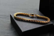 Load image into Gallery viewer, Square Chain Bracelet with Polished Gold IP
