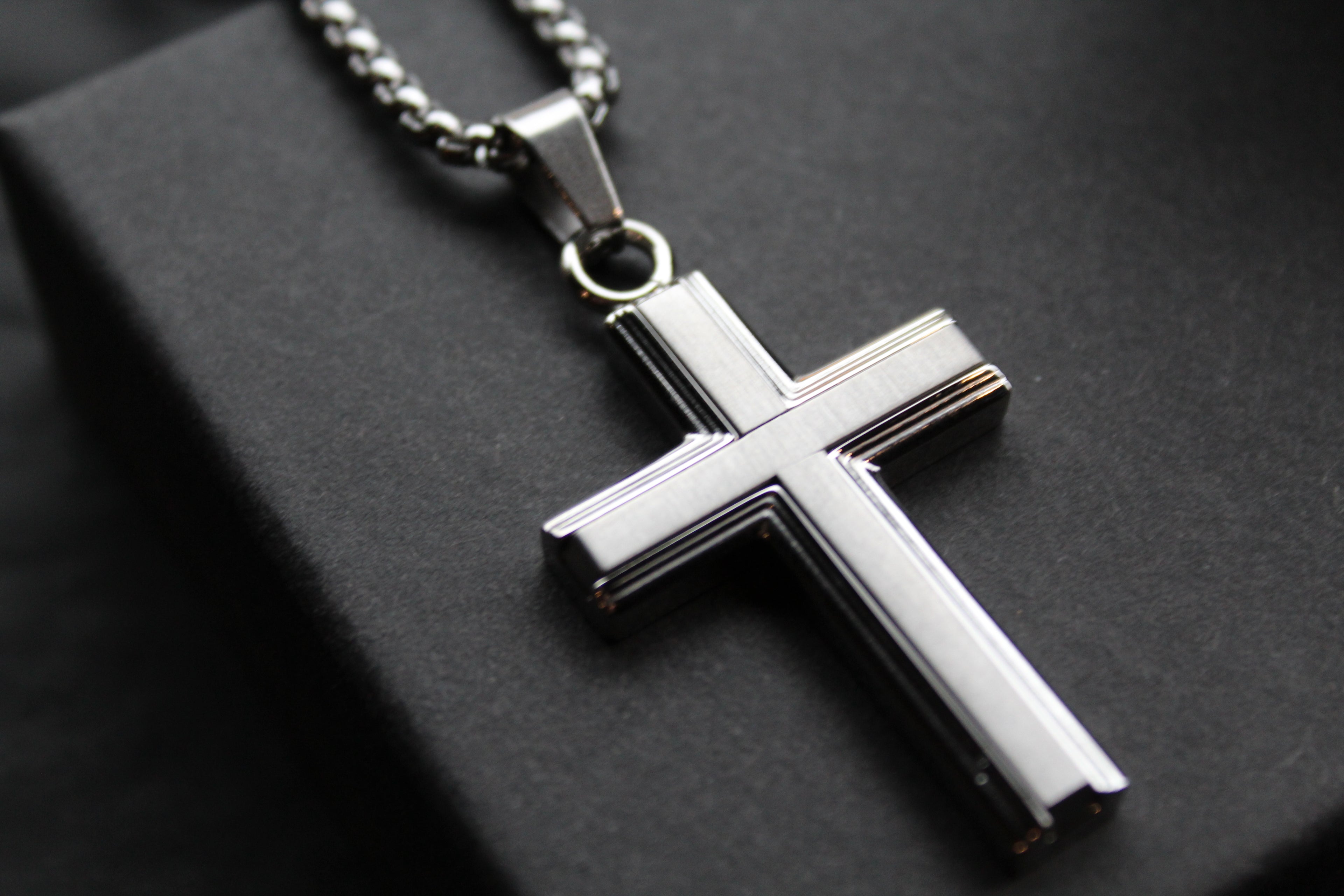 Stainless Steel Cross Necklace with Moulded Edges