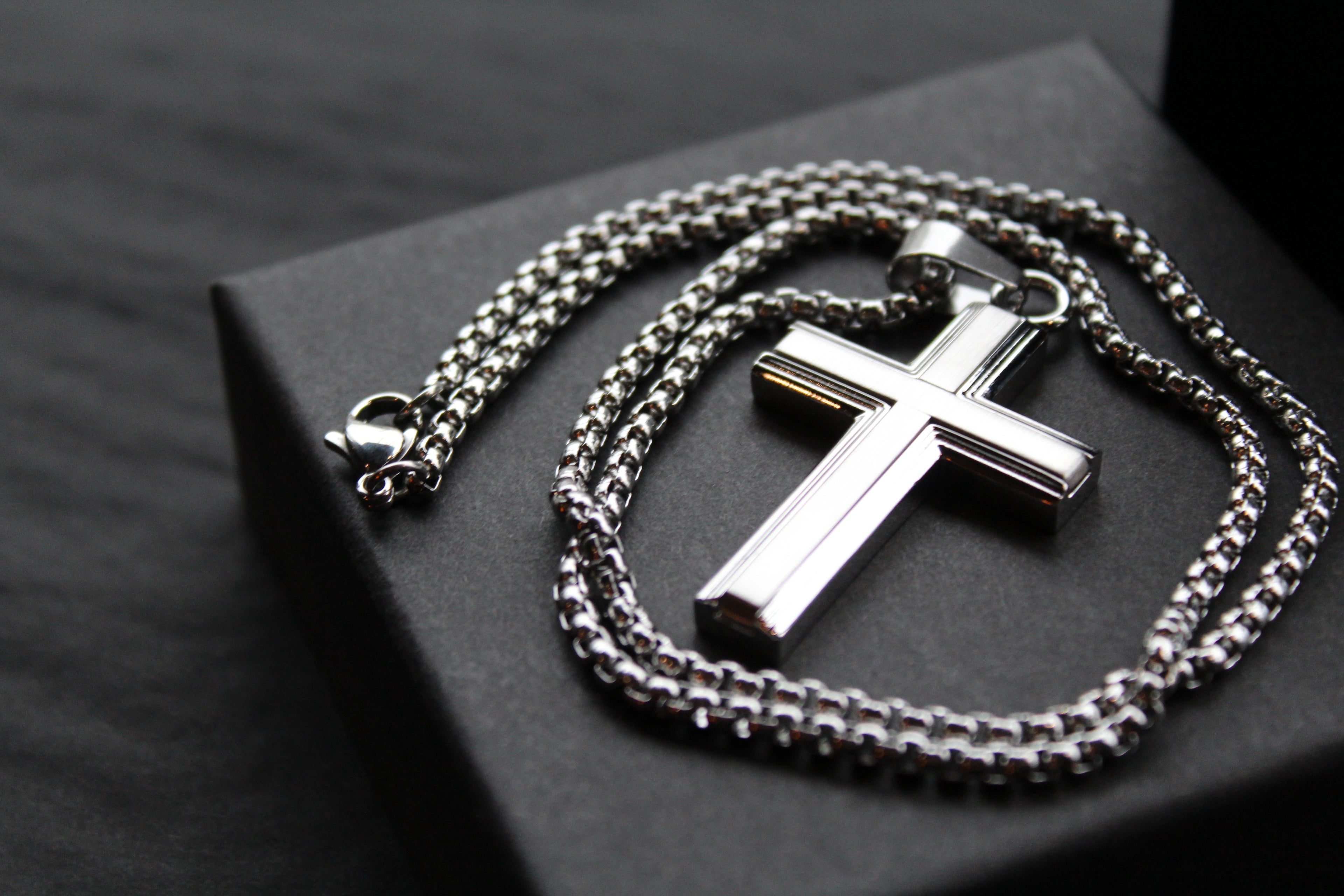 Stainless Steel Cross Necklace with Moulded Edges
