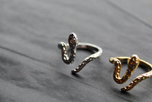 Load image into Gallery viewer, Stainless Steel Serpent Ring
