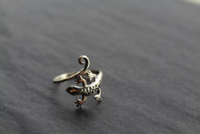 Load image into Gallery viewer, Sterling Silver Gecko Ring

