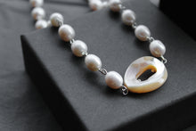 Load image into Gallery viewer, Sterling Silver Mother of Pearl Necklace
