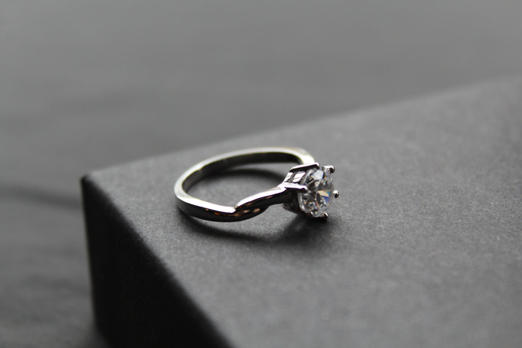 Sweet Twist Silver & Cubic Zirconia Solitaire Ring