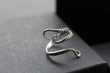 Load image into Gallery viewer, Tentacle Ring
