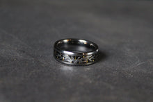 Load image into Gallery viewer, Tungsten Carbide Ring with Wave Design Carbon Fibre
