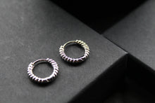 Load image into Gallery viewer, Twisted Circle Hoops
