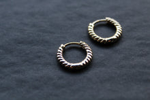 Load image into Gallery viewer, Twisted Circle Hoops

