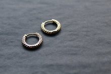 Load image into Gallery viewer, Twisted Circle Hoops
