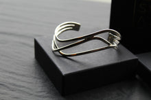 Load image into Gallery viewer, Twister Silver Cuff

