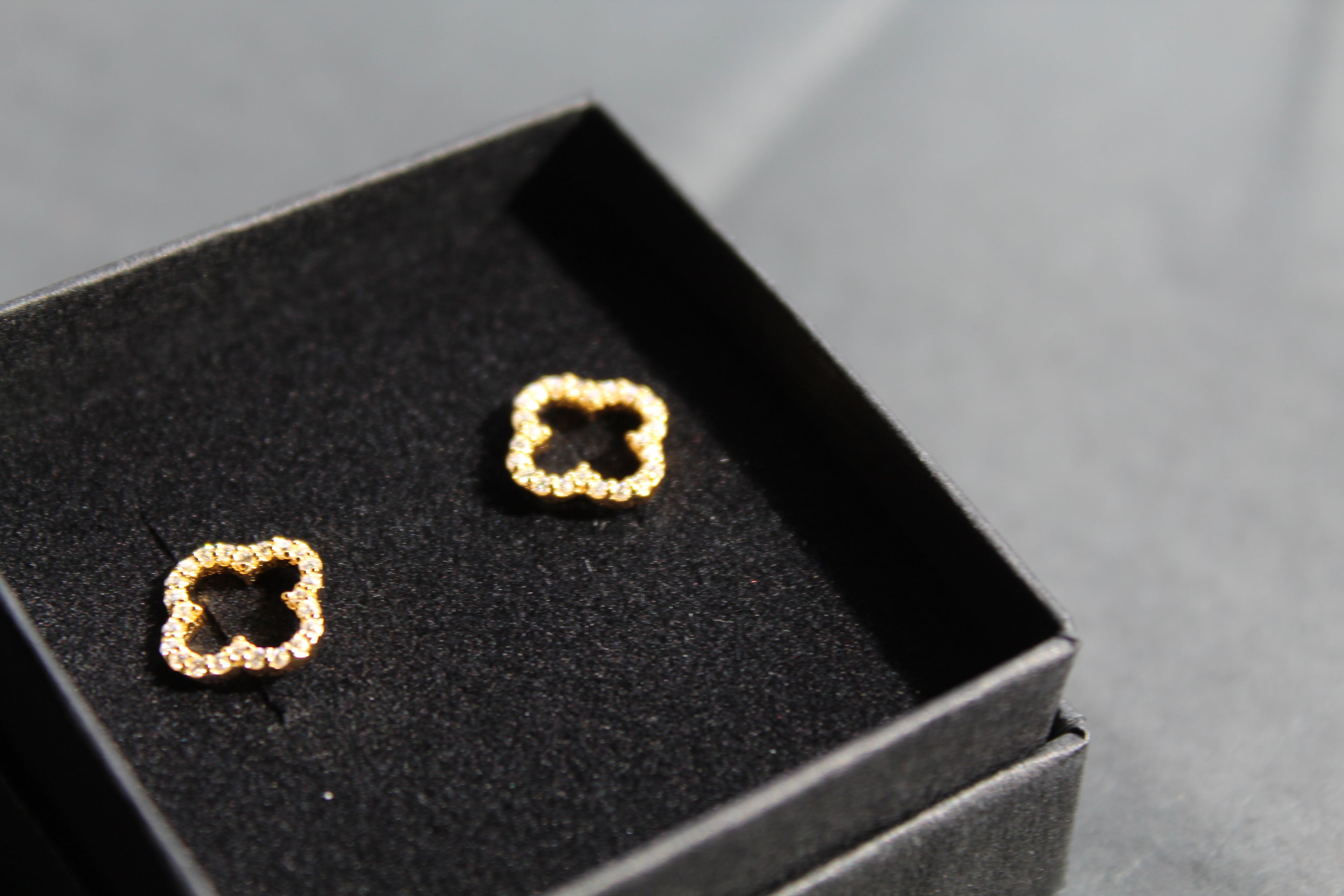 Vintage Open Flower Earrings