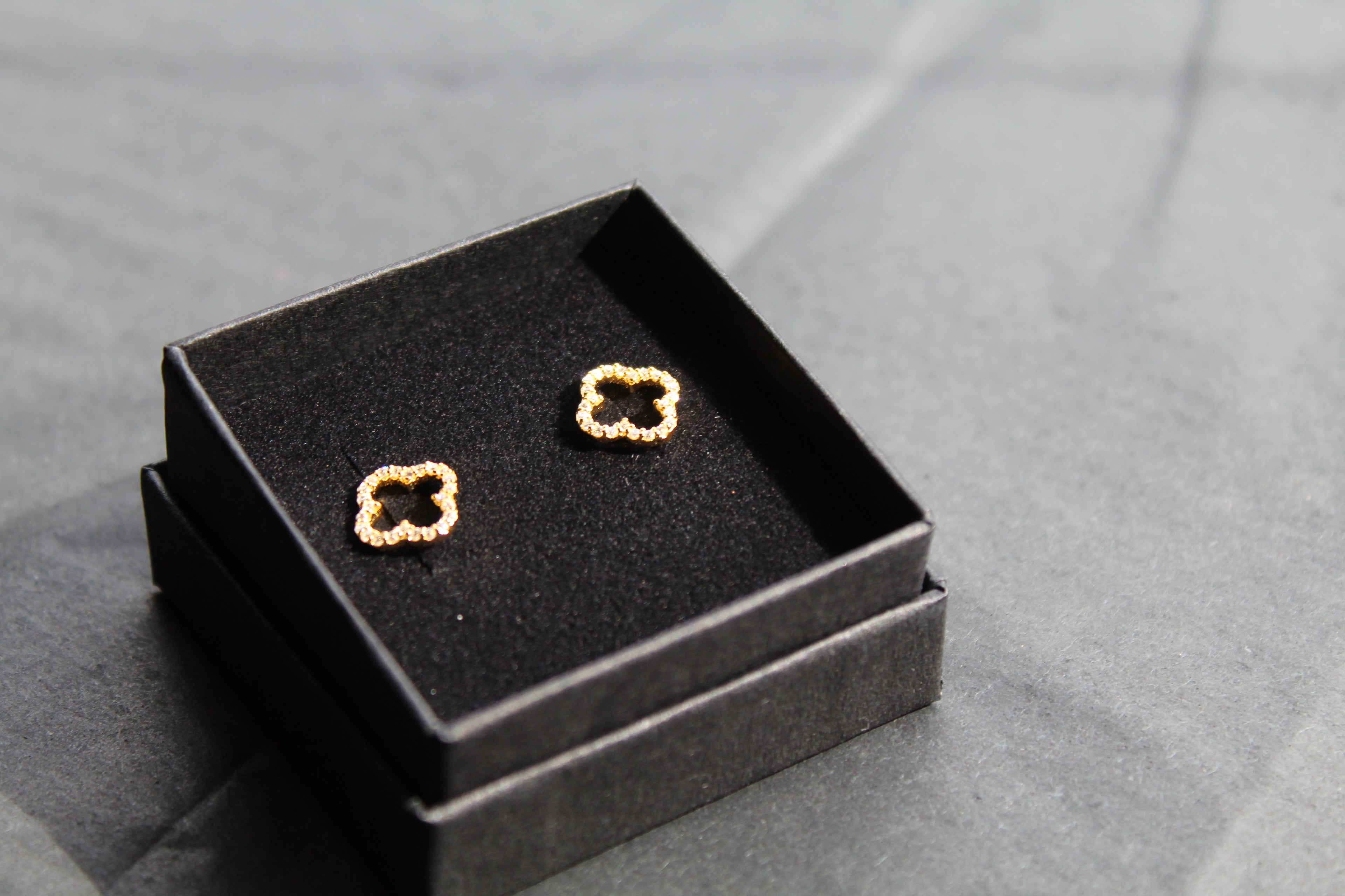 Vintage Open Flower Earrings