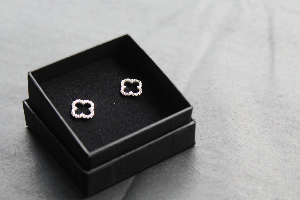 Vintage Open Flower Earrings