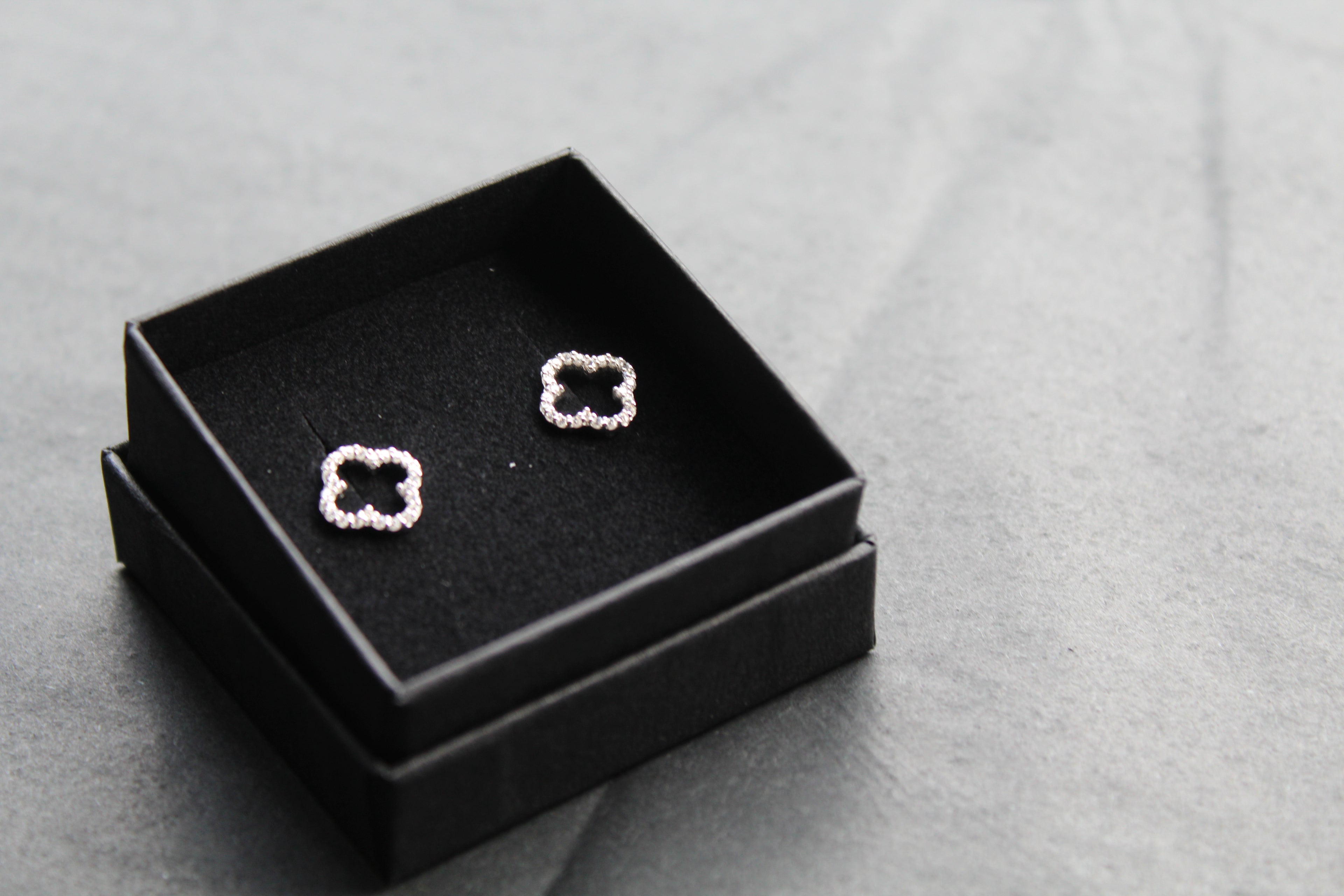 Vintage Open Flower Earrings