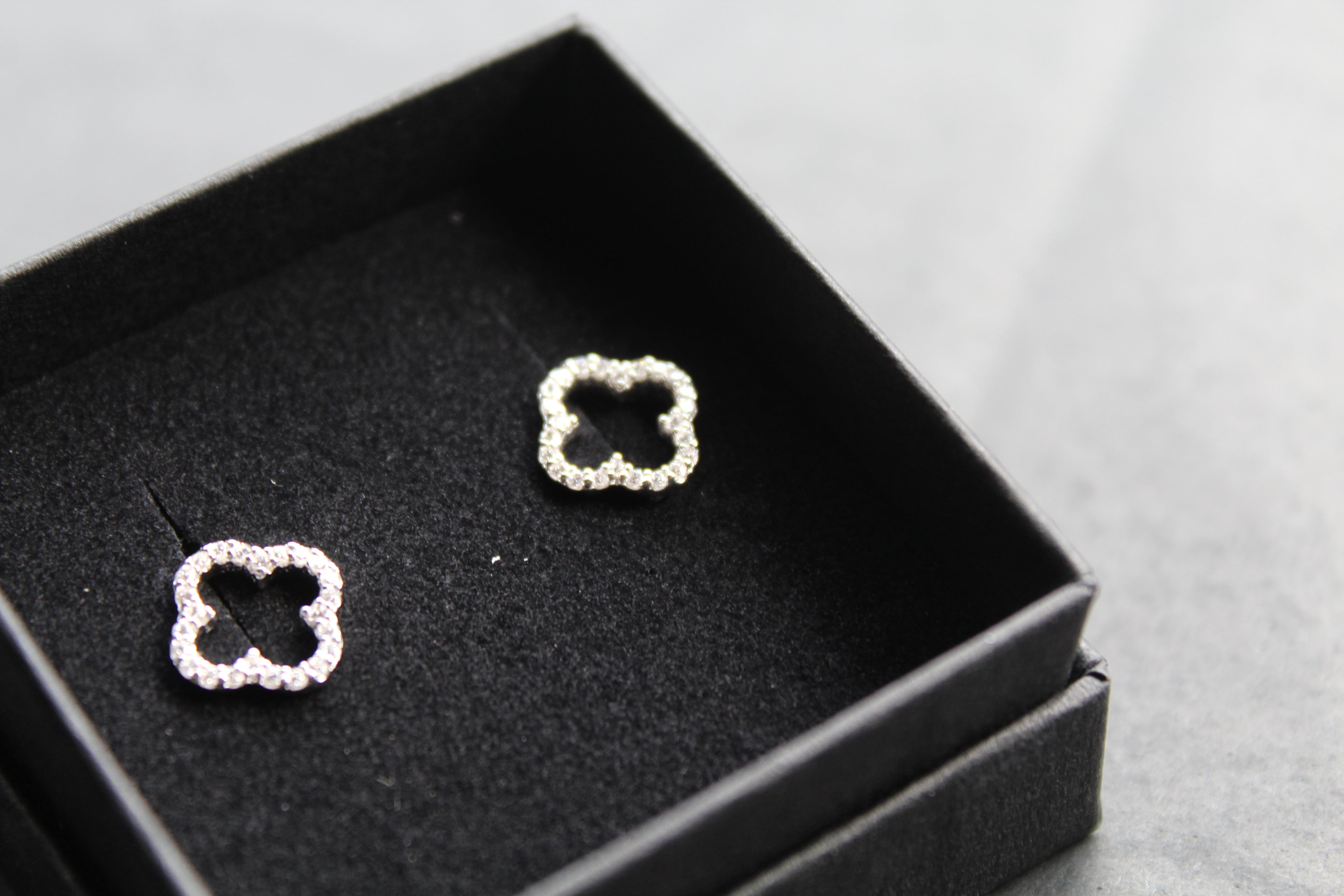 Vintage Open Flower Earrings