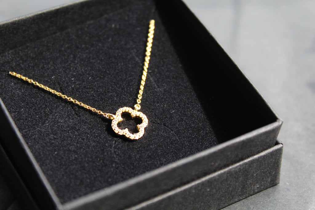 Vintage Open Flower Necklace