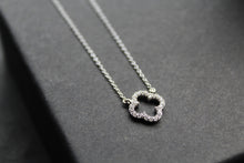 Load image into Gallery viewer, Vintage Open Flower Necklace
