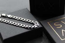Load image into Gallery viewer, Unisex Flat Oxidised Curb Chain Bracelet
