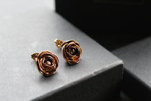 Load image into Gallery viewer, 22ct Vermeil Gold Peony &amp; Pearl Earrings
