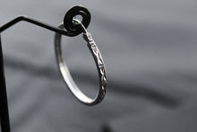 Load image into Gallery viewer, 30mm Diamond-Cut Creole Hoop
