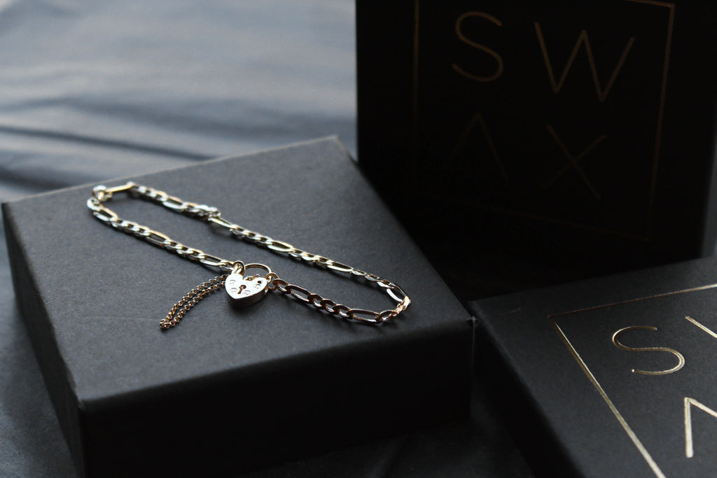9ct Gold Figaro Lockdown Bracelet - Swax Jewellery Barmouth