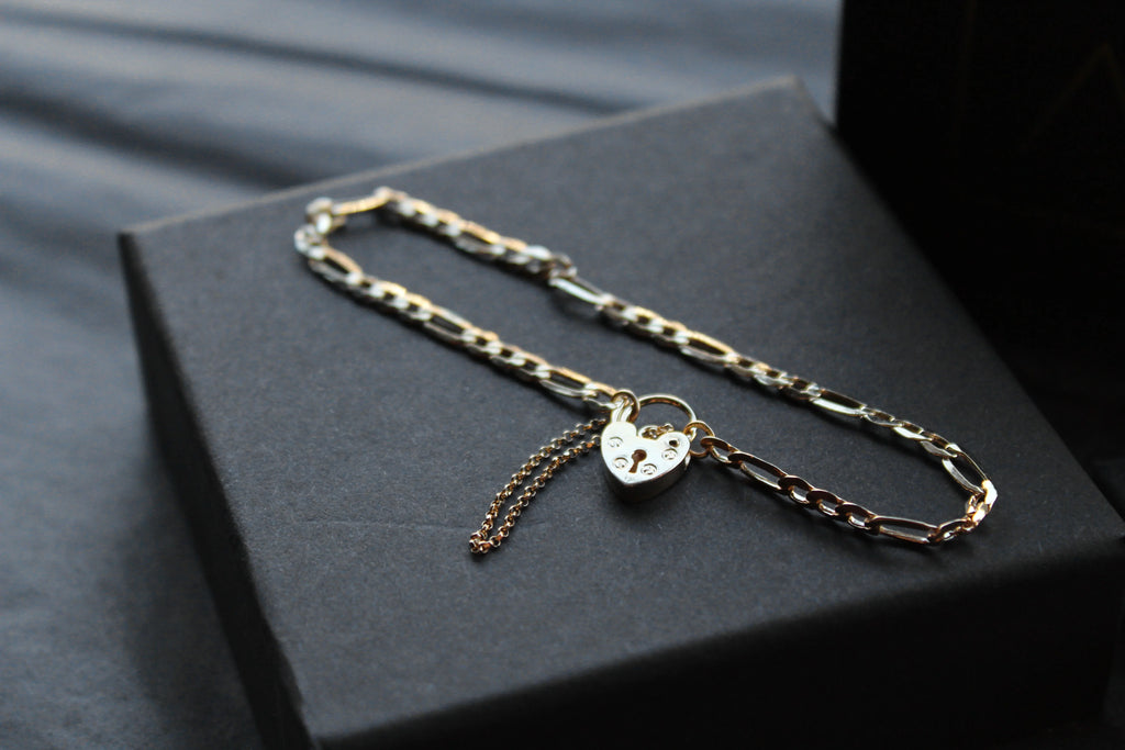 9ct Gold Figaro Lockdown Bracelet - Swax Jewellery Barmouth