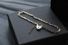 Load image into Gallery viewer, 9ct Gold Figaro Lockdown Bracelet
