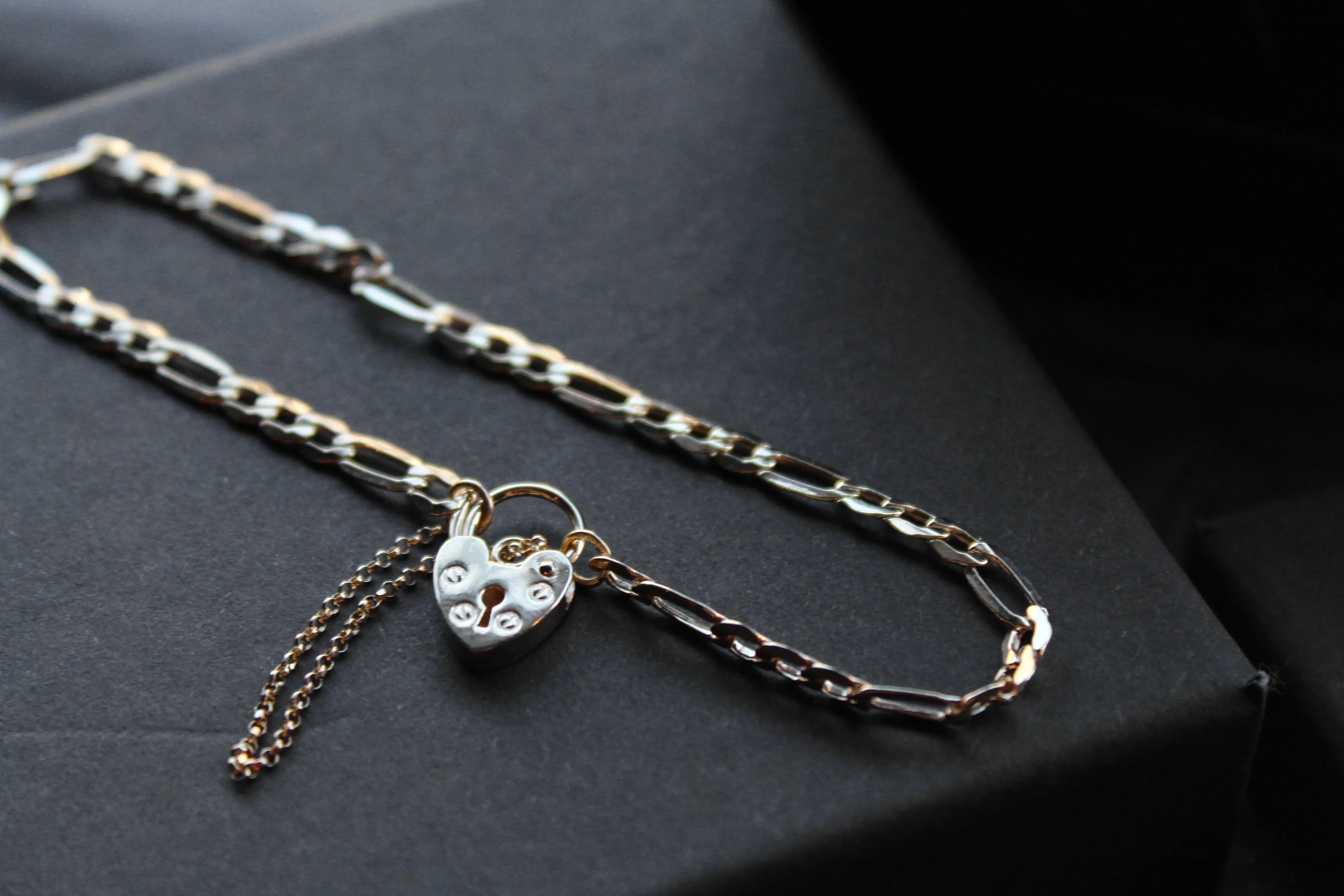 9ct Gold Figaro Lockdown Bracelet - Swax Jewellery Barmouth