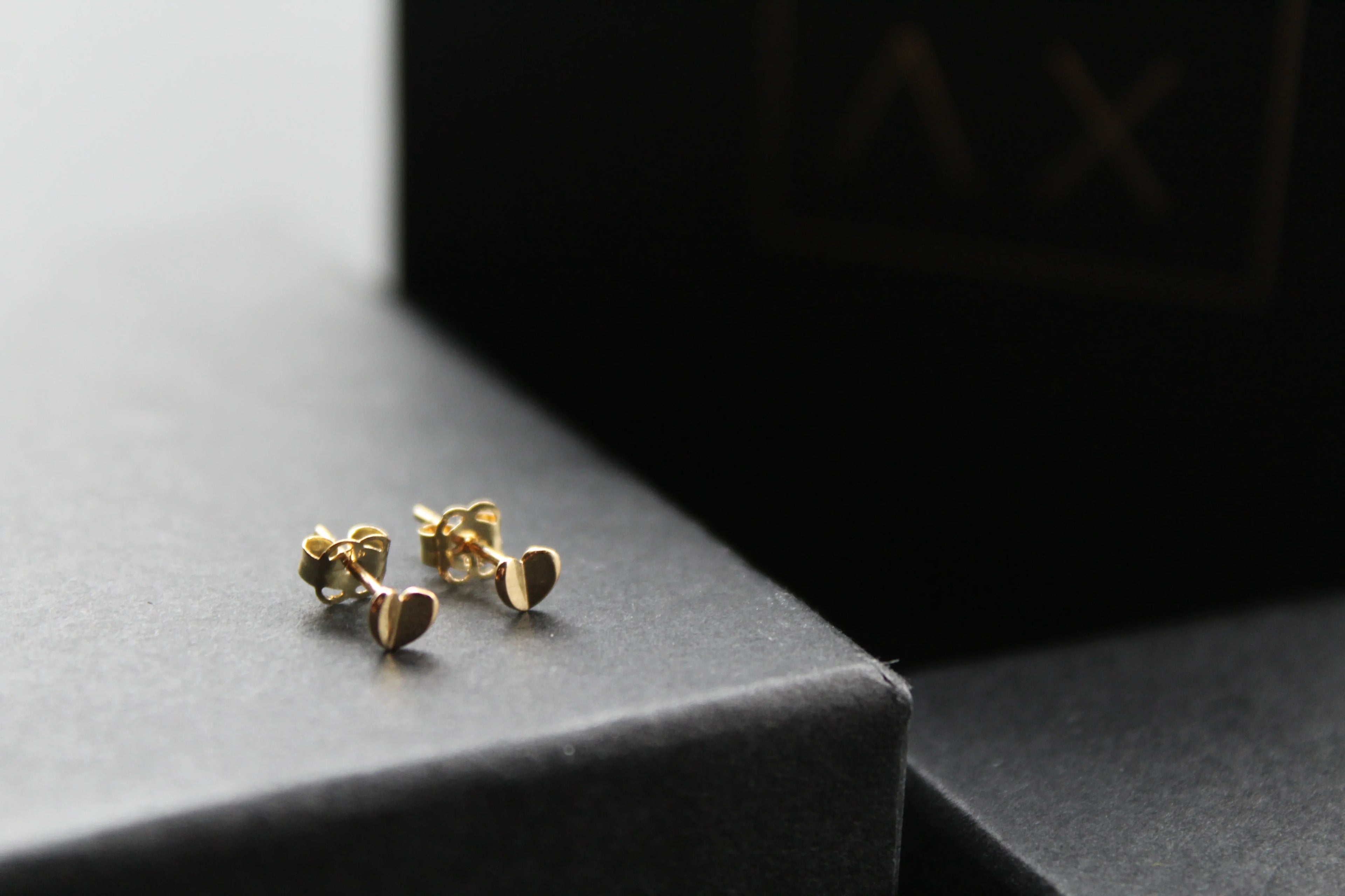 9ct Gold Heart Stud Earrings - Swax Jewellery Barmouth